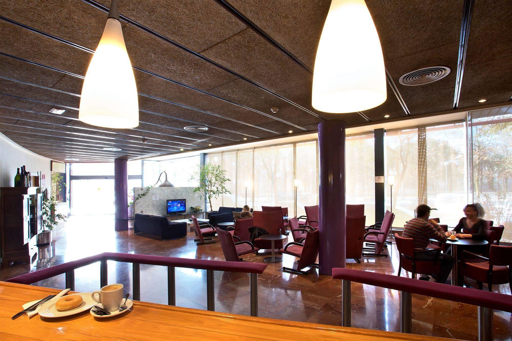 Hotel Domo Vilafranca del Penedes Restaurant photo